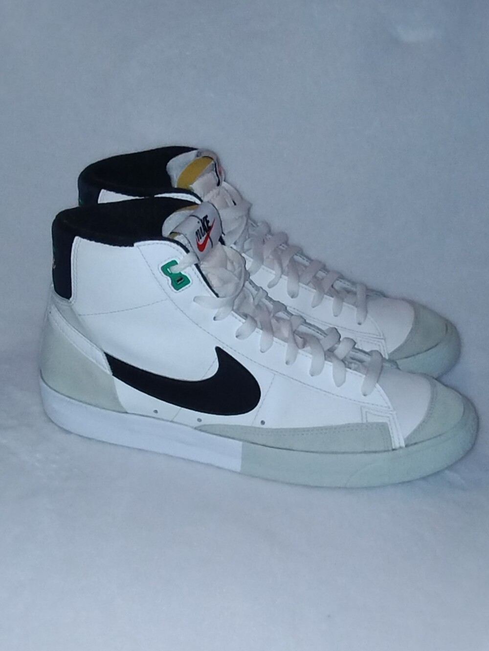 Nike Blazer Mid '77 SE Split Men's 10 Women's 11.5 White Black DZ2542-100